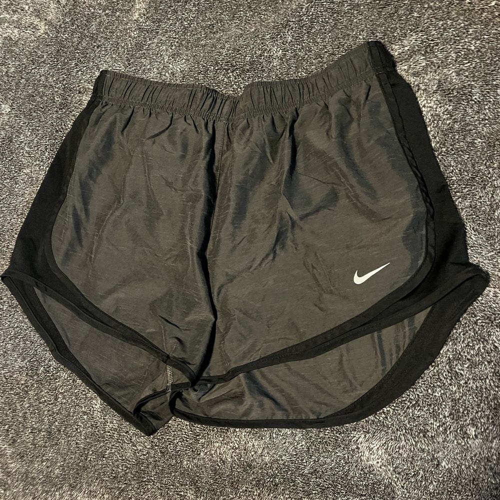 Nike Black Athletic Shorts Lightweight Performance Design